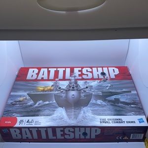 *MINT CONDITION* Battleship The naval board game!